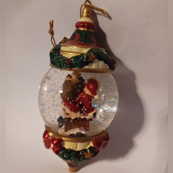 Kirkland Signature Christmas Glass WaterGlobe Ornament & Rocking Santa in Sleigh - Picture 3 of 16